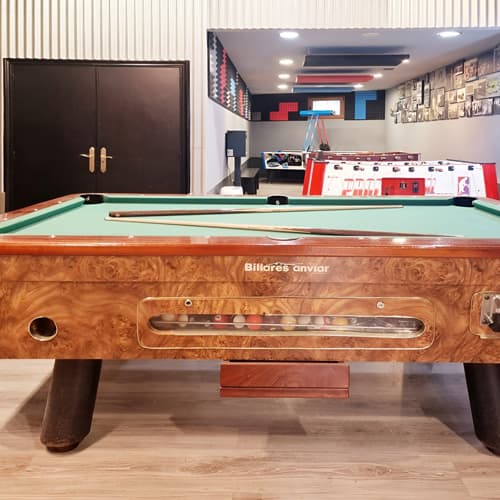 Servicios y oferta gastronómica de O Molinón